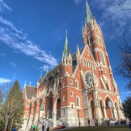 Апартаменты Retrowohnung Im Herzen Von Грац